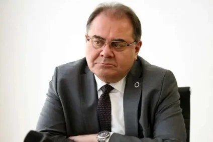 آرش نجفی